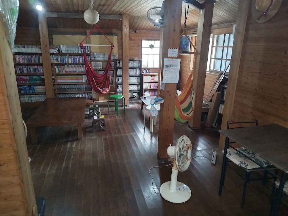 和室4畳半 リビング エリア0 | ゲストハウス こねくと