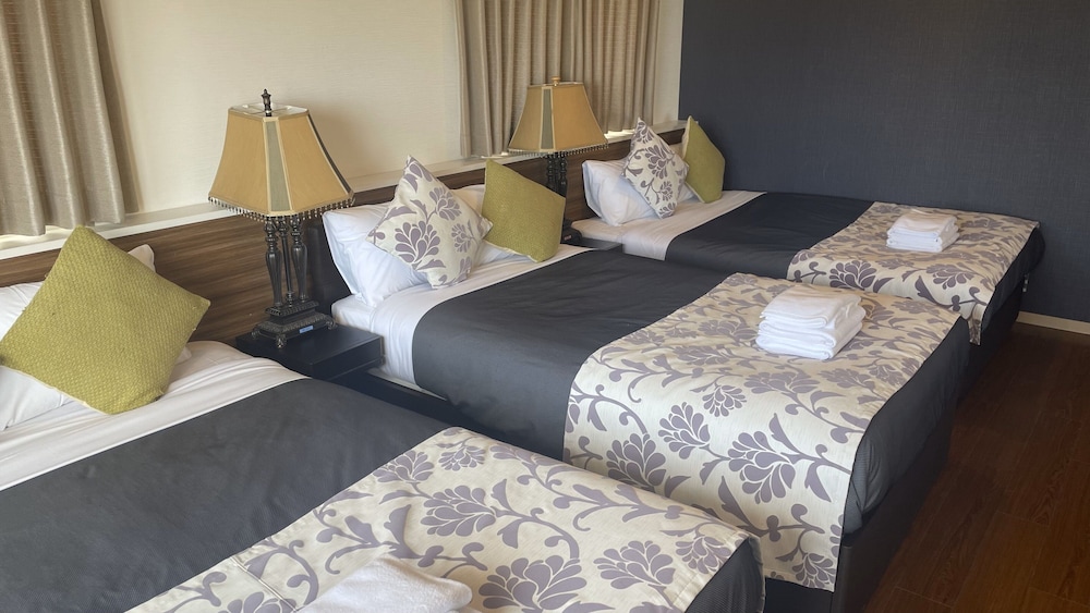 ファミリー トリプルルーム 客室1 | BiBi Hotel コンベンションベイ