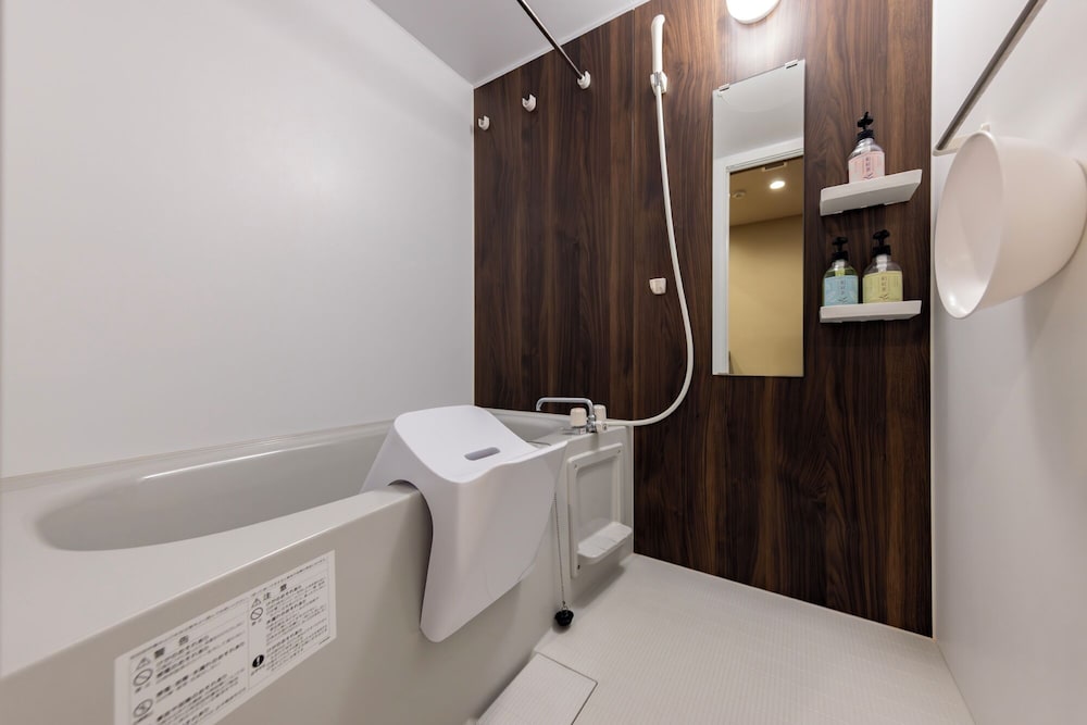 ハリウッドツインルーム 客室17 | MADOKA Kyoto Station West