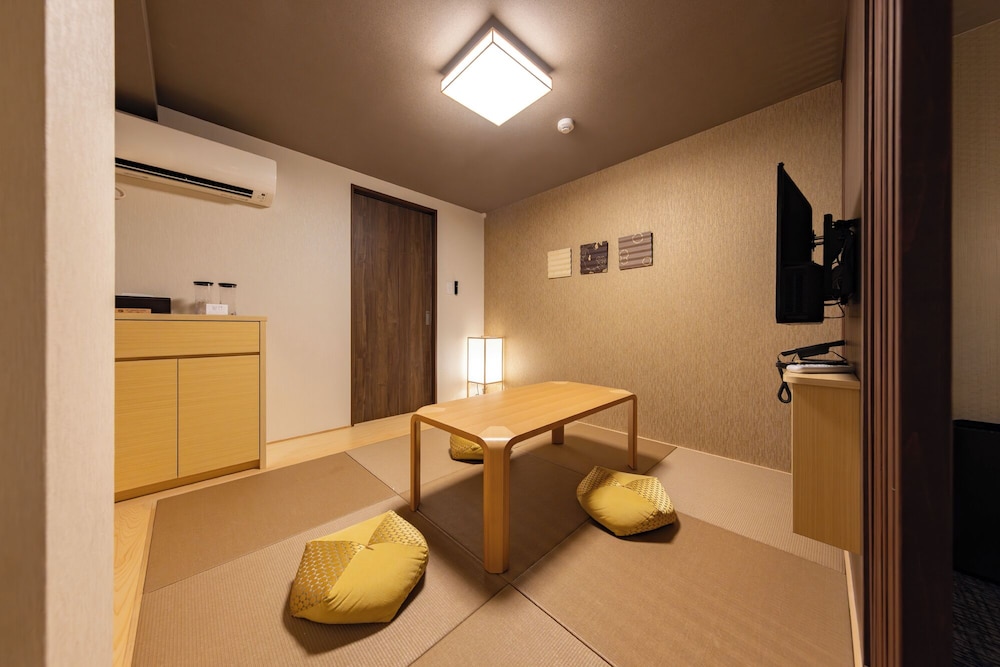 デラックス ツインルーム (A) 客室14 | MADOKA Kyoto Station West