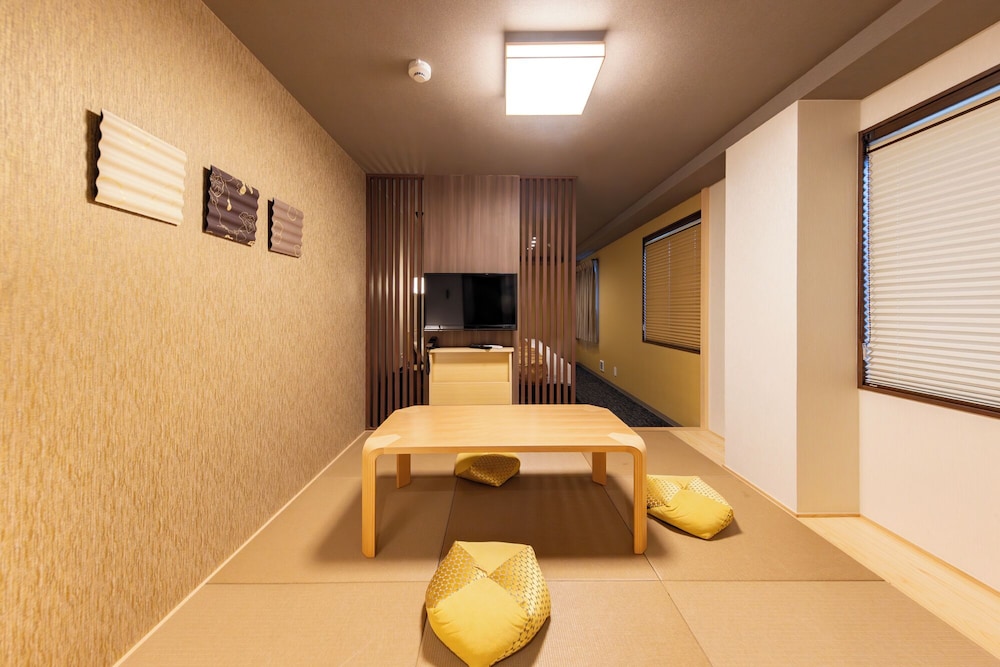 デラックス ツインルーム (A) 客室10 | MADOKA Kyoto Station West