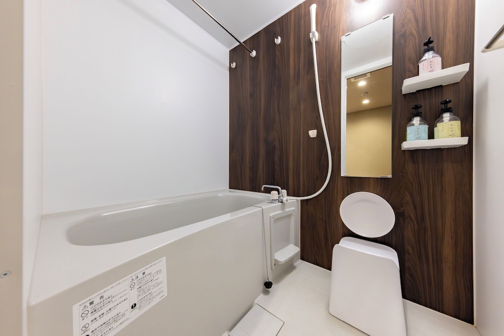 ファミリー ツインルーム (B) バスルーム4 | MADOKA Kyoto Station West