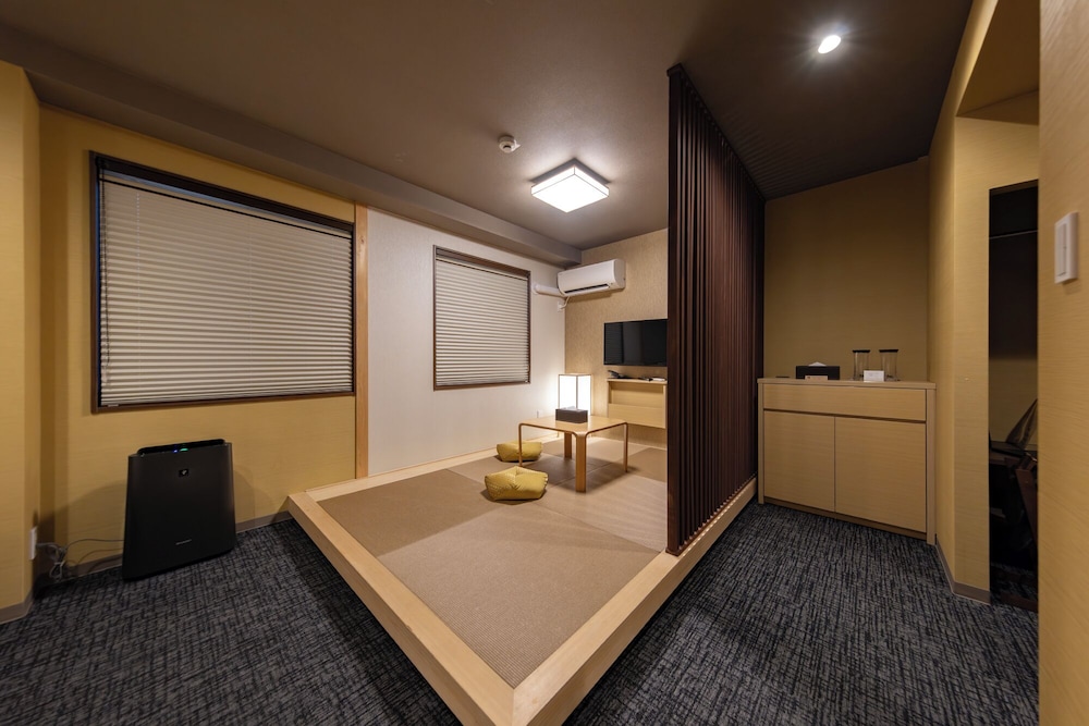 ハリウッドツインルーム 客室16 | MADOKA Kyoto Station West