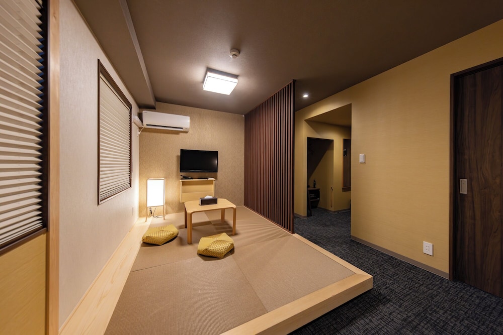 ハリウッドツインルーム 客室15 | MADOKA Kyoto Station West