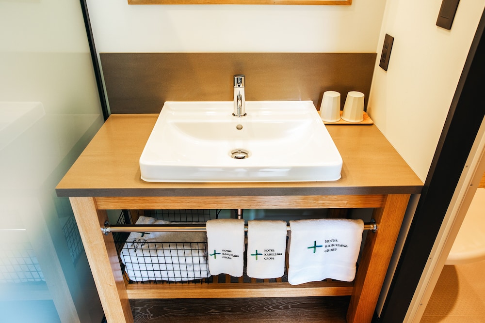 バンクスーペリア (1) バスルームのシンク0 | ホテル軽井沢クロス