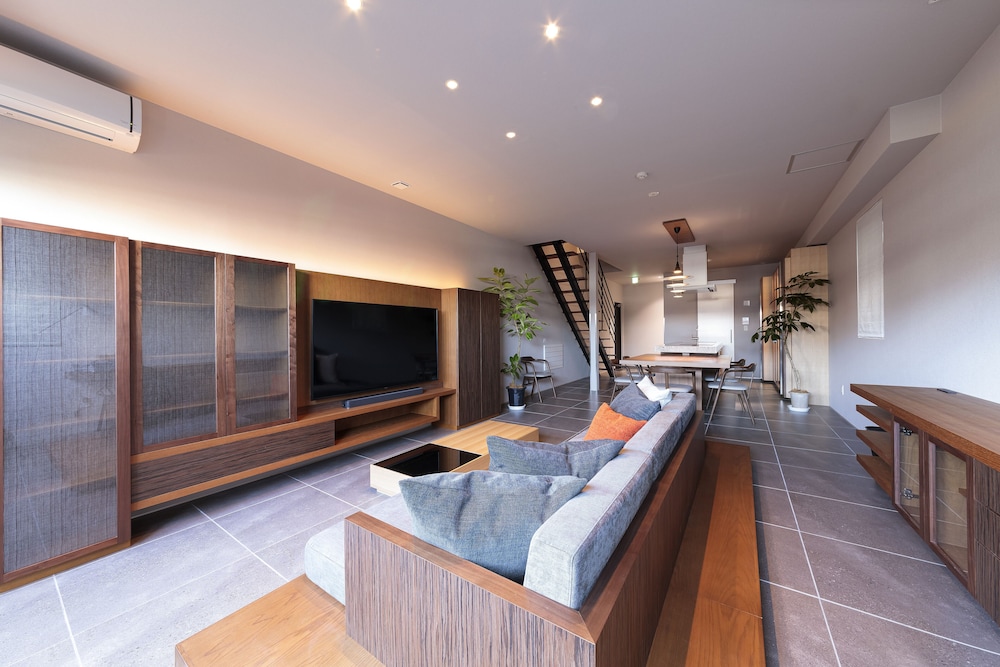 スプリームルーム (2ベッドルーム)禁煙 リビング エリア1 | 石邸 富良野