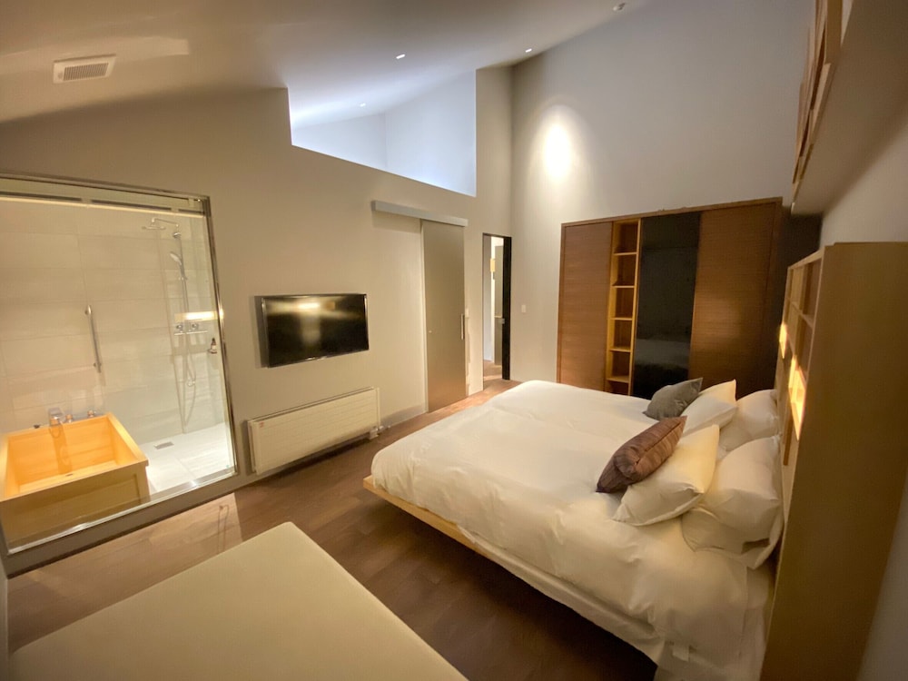 プレミアムルーム(2ベッドルーム)禁煙 客室5 | 石邸 富良野