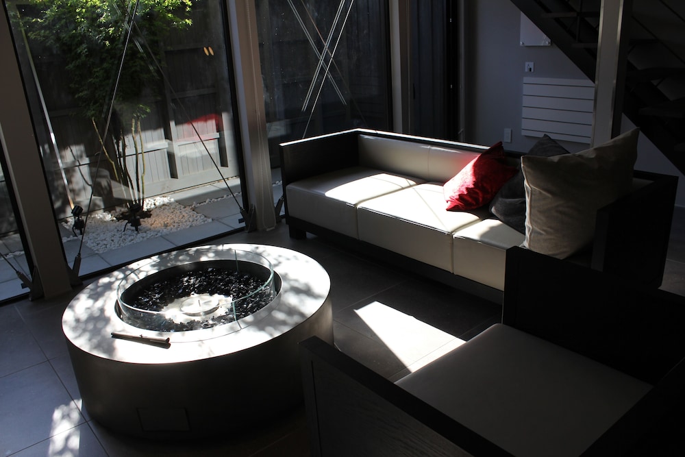 スーペリアルーム(2ベッドルーム)禁煙 リビング エリア4 | 石邸 富良野