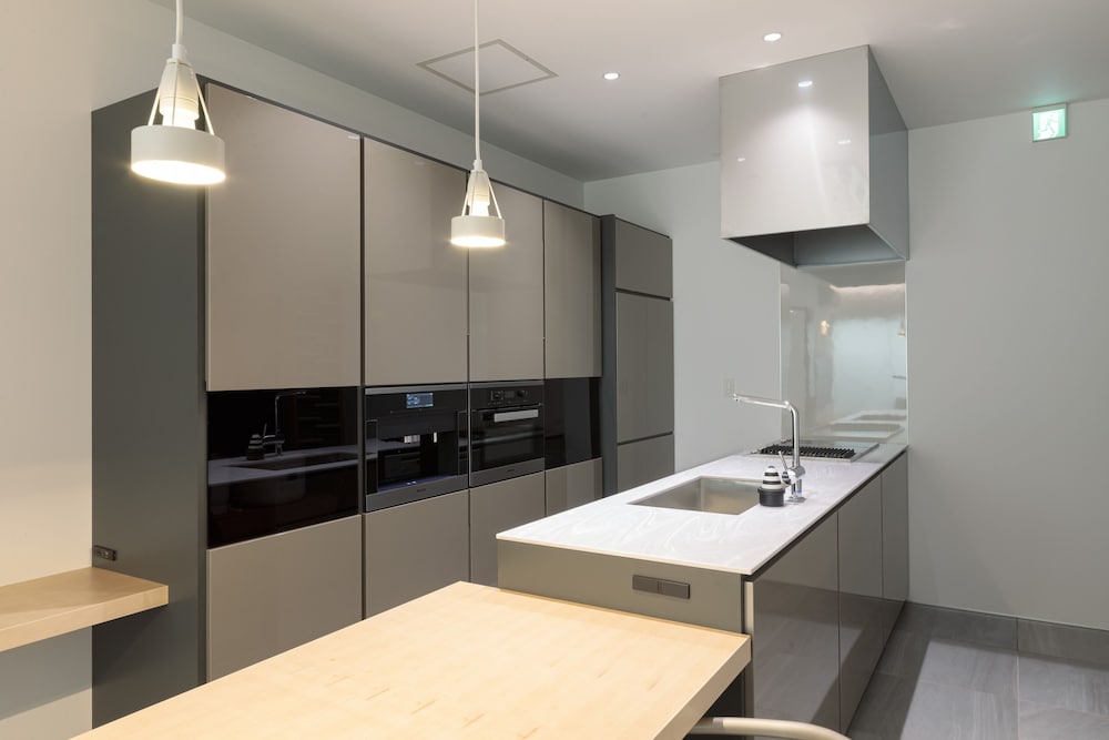 プレミアムルーム(1ベッドルーム)禁煙 専用キッチン2 | 石邸 富良野