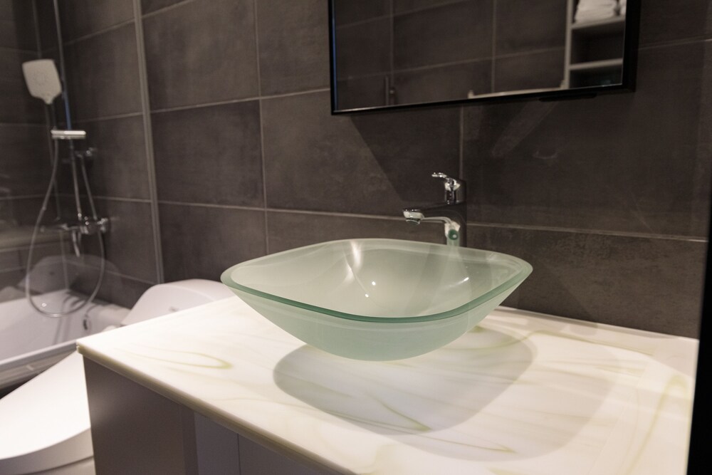 プレミアムルーム(2ベッドルーム)禁煙 バスルームの設備0 | 石邸 富良野