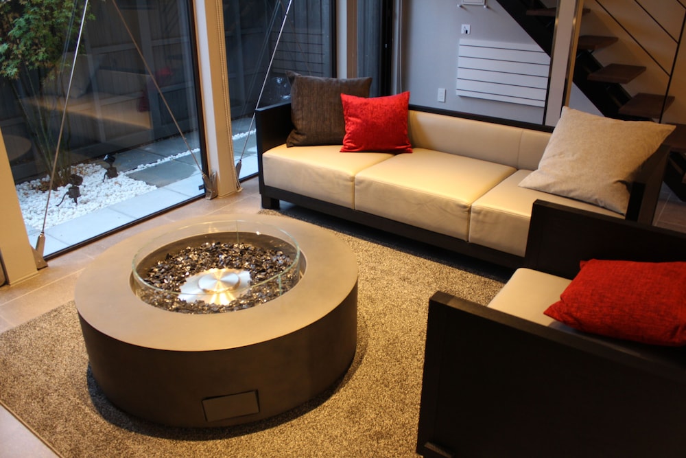 スーペリアルーム(2ベッドルーム)禁煙 リビング エリア2 | 石邸 富良野