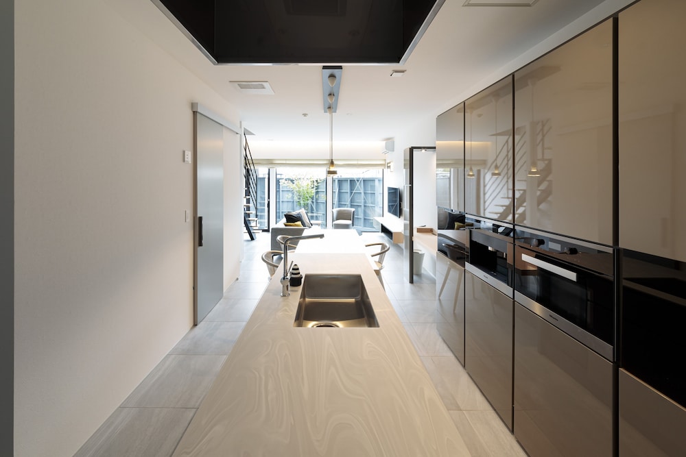 プレミアムルーム(1ベッドルーム)禁煙 専用キッチン1 | 石邸 富良野