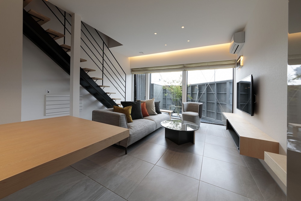 プレミアムルーム(1ベッドルーム)禁煙 リビング エリア0 | 石邸 富良野