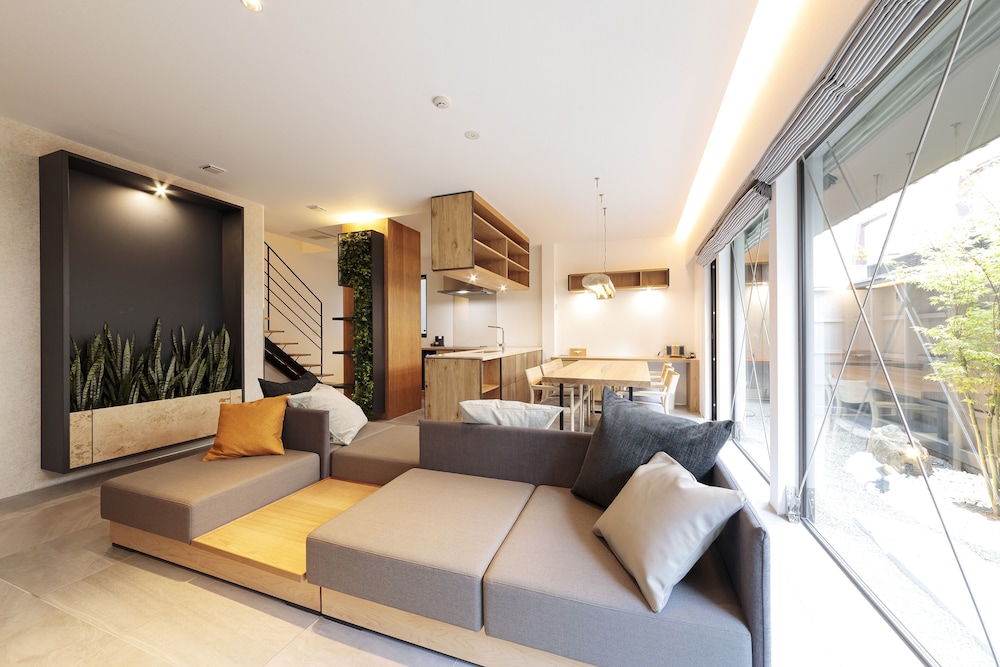 デラックスルーム(2ベッドルーム)禁煙 リビング エリア0 | 石邸 富良野