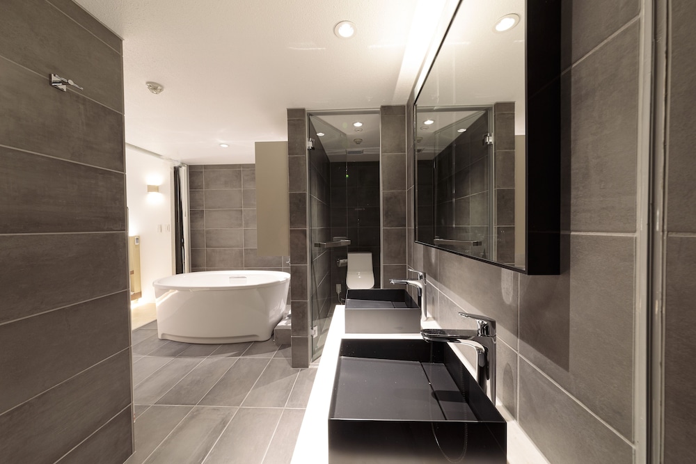 プレミアムルーム(1ベッドルーム)禁煙 バスルームの設備1 | 石邸 富良野