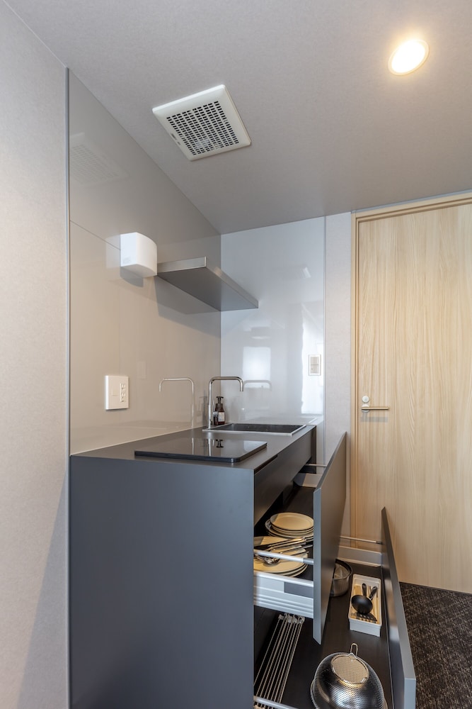 ラグジュアリー ツインルーム 専用簡易キッチン1 | hotel GOCO stay 京都四条河原町