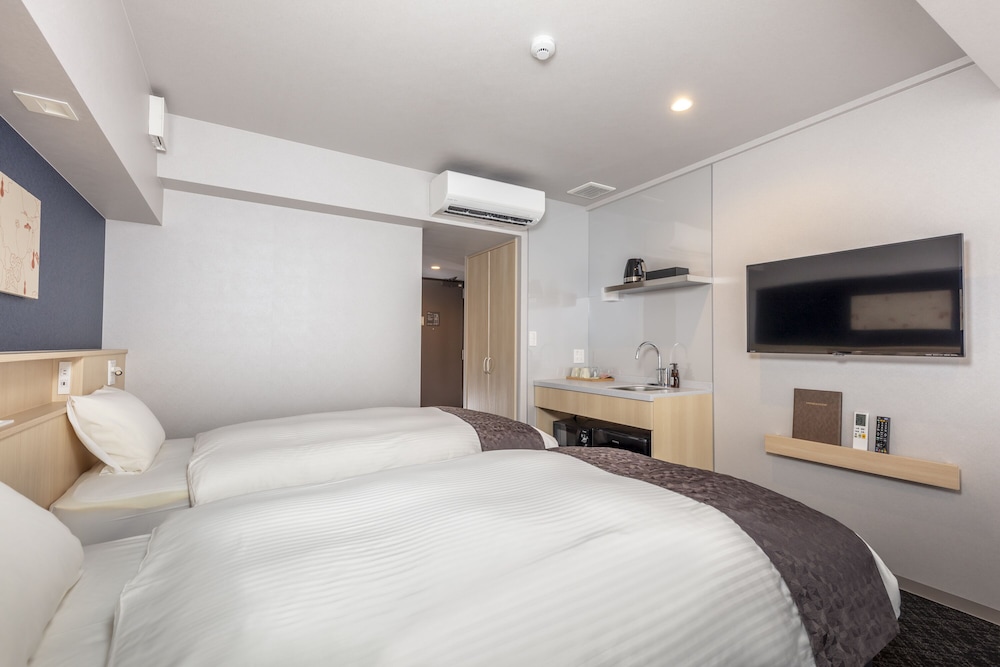 プレミアム ツインルーム リビング エリア1 | hotel GOCO stay 京都四条河原町