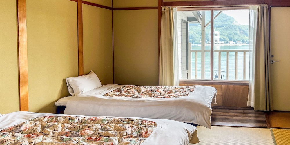 和室ベッドツイン21·22号 (バス·トイレ共用) 客室8 | シータイガーアイランドイン小豆島