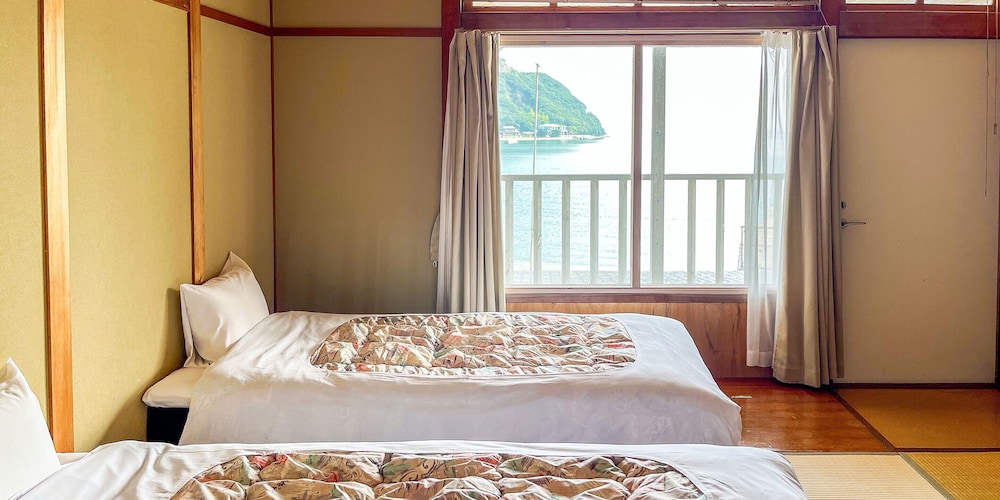 和室ベッドツイン21·22号 (バス·トイレ共用) 客室2 | シータイガーアイランドイン小豆島