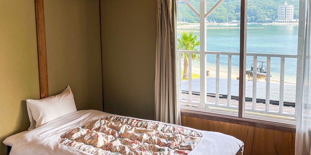 和室ベッドツイン21·22号 (バス·トイレ共用) 客室7 | シータイガーアイランドイン小豆島