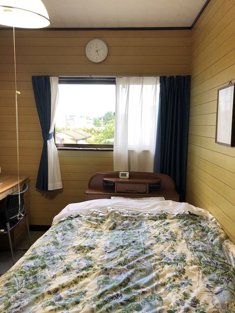 客室1 | 民宿 トマト ハウス