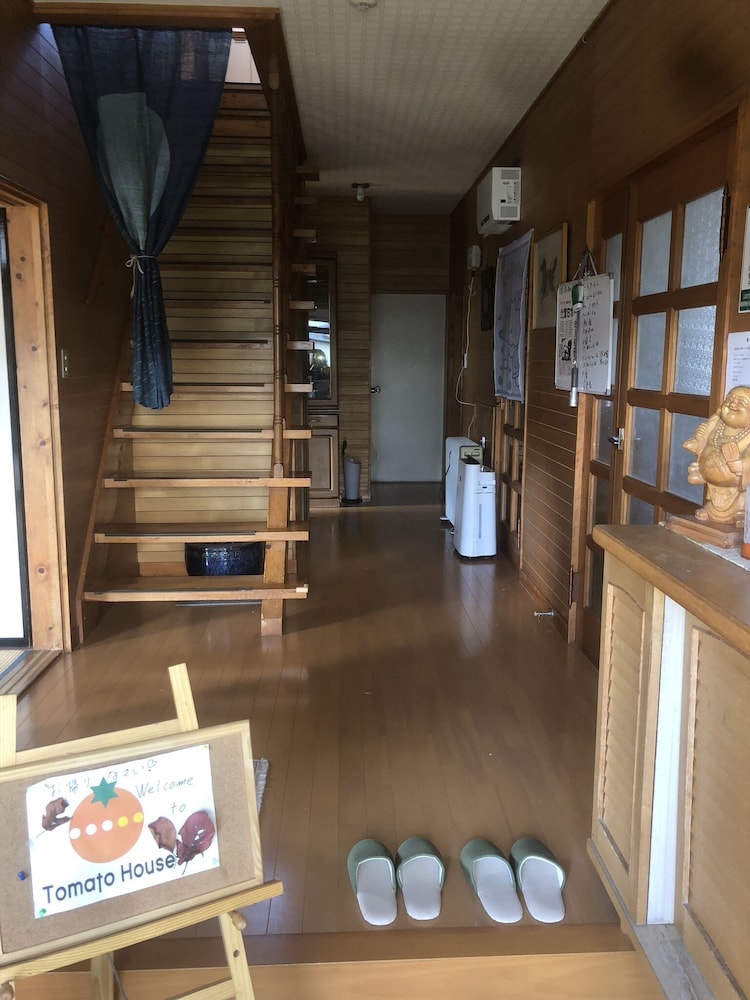 内部エントランス1 | 民宿 トマト ハウス