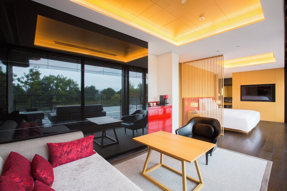 離宮テラススイートキング 禁煙 リビング エリア0 | ギャリア・二条城 京都