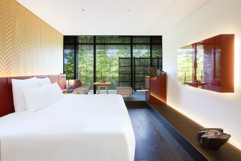 デラックス ルーム キングベッド 1 台 禁煙 客室4 | ギャリア・二条城 京都