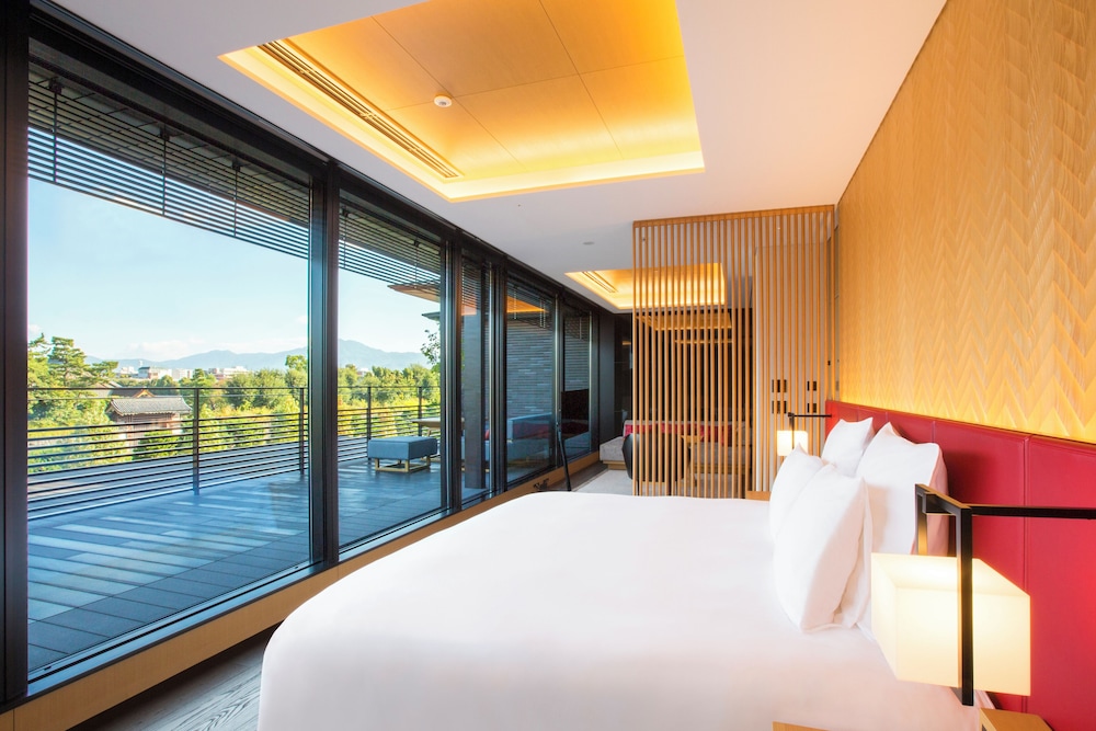 離宮テラススイートキング 禁煙 | ギャリア・二条城 京都
