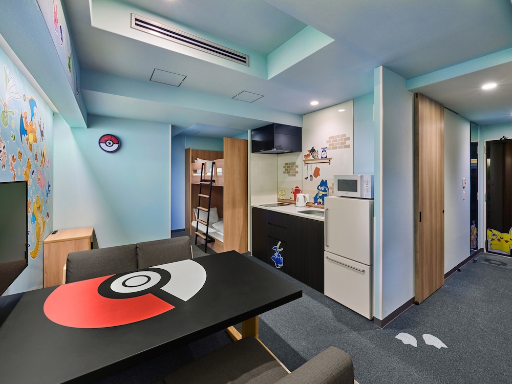 ポケモンルーム 客室内のダイニングエリア0 | MIMARU大阪 難波NORTH