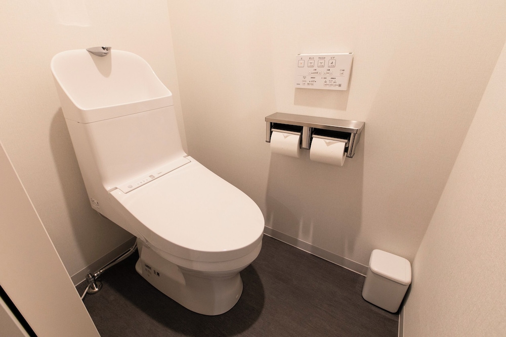 プレミアム ツインルーム 禁煙 バスルーム1 | KOKO HOTEL 京都三条