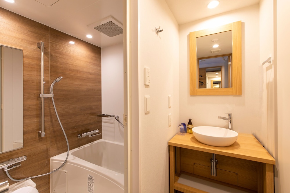 プレミアム ツインルーム 禁煙 バスルーム2 | KOKO HOTEL 京都三条