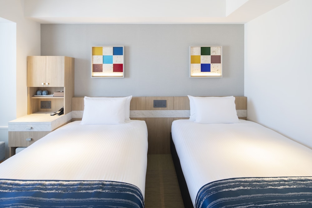 ベーシック ツインルーム(2名様利用) 禁煙 客室1 | 沖縄逸の彩ホテル