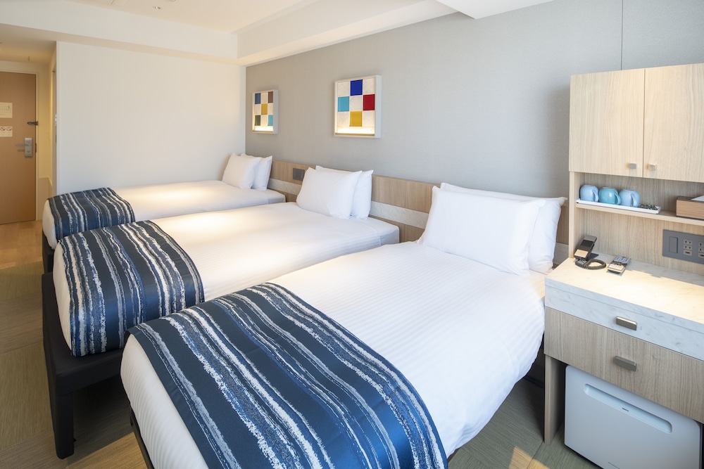 ベーシック トリプルルーム (3名様利用) 禁煙 客室2 | 沖縄逸の彩ホテル