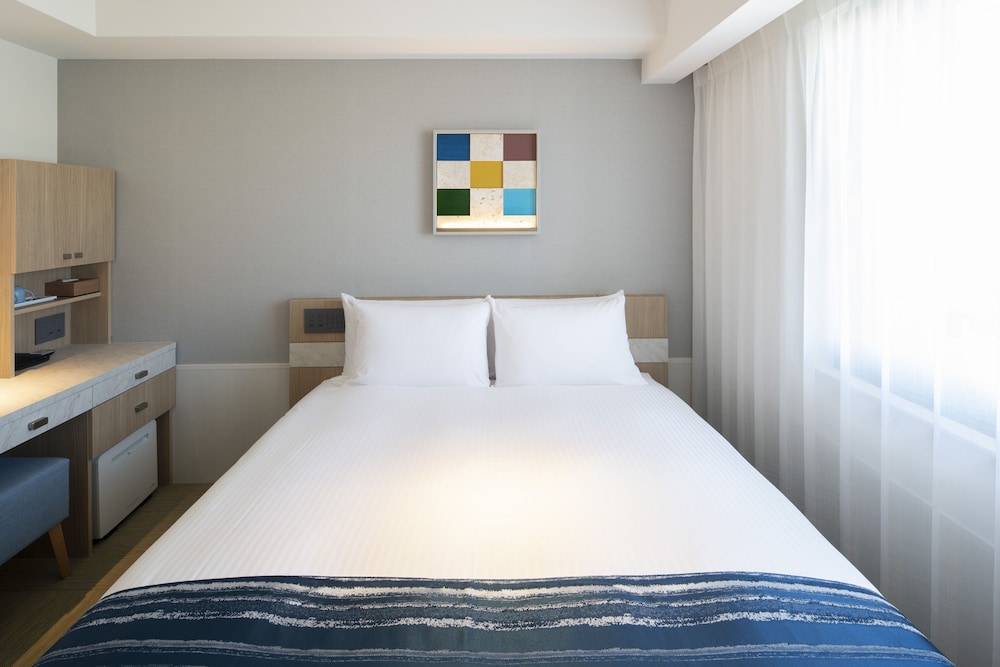 ベーシック ダブルルーム(2名様利用) 禁煙 客室0 | 沖縄逸の彩ホテル