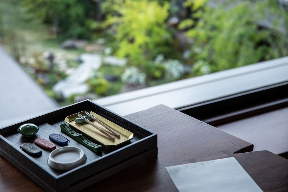 デラックススイート キング 客室1 | HOTEL THE MITSUI KYOTO ラグジュアリーコレクションホテル & スパ