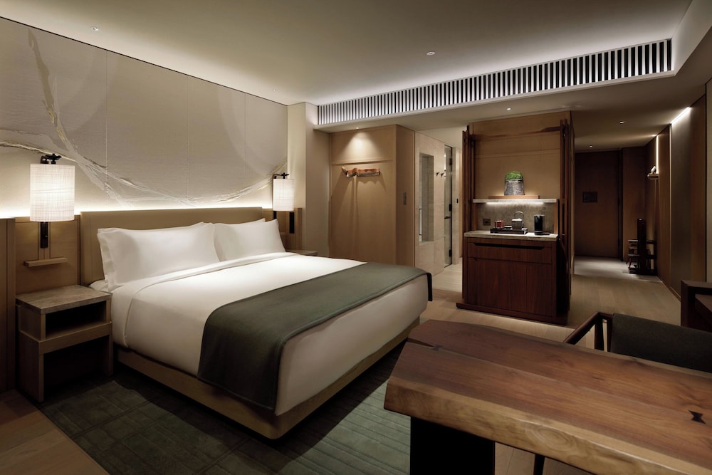 デラックス ルーム キングベッド 1 台 禁煙 シティビュー | HOTEL THE MITSUI KYOTO ラグジュアリーコレクションホテル & スパ