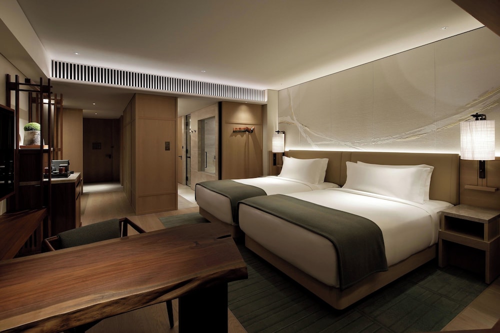 デラックス ルーム ダブルベッド 2 台 禁煙 シティビュー 客室2 | HOTEL THE MITSUI KYOTO ラグジュアリーコレクションホテル & スパ