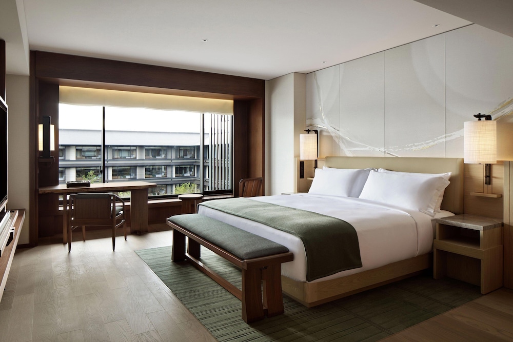 ガーデンスイート キング 客室1 | HOTEL THE MITSUI KYOTO ラグジュアリーコレクションホテル & スパ