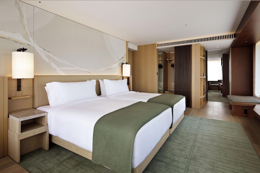 エグゼクティブ スイート ダブルベッド 2 台 シティビュー 客室1 | HOTEL THE MITSUI KYOTO ラグジュアリーコレクションホテル & スパ