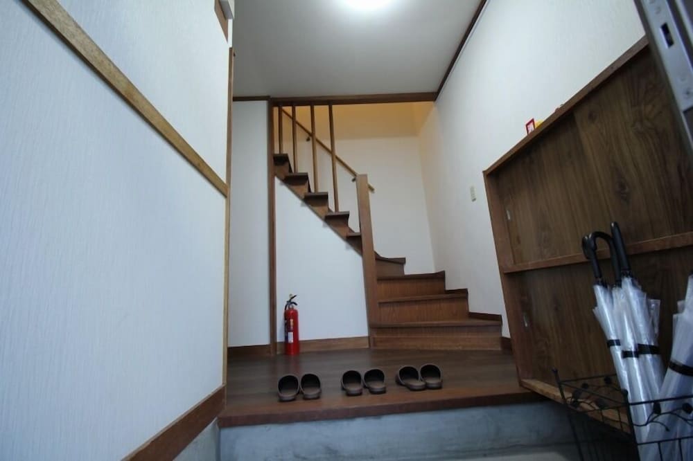 内部エントランス1 | LiB PLUS Villa Biei 内部エントランス1 | LiB PLUS Villa Biei