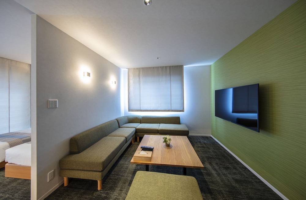 デラックスF 禁煙 客室9 | グランドベース岡山駅前