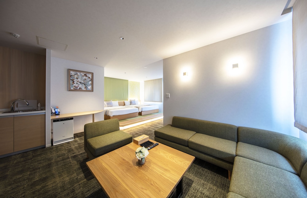 デラックスF 禁煙 | グランドベース岡山駅前