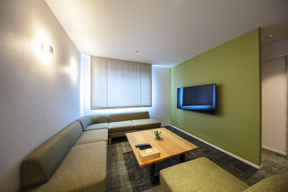 デラックスF 禁煙 客室10 | グランドベース岡山駅前