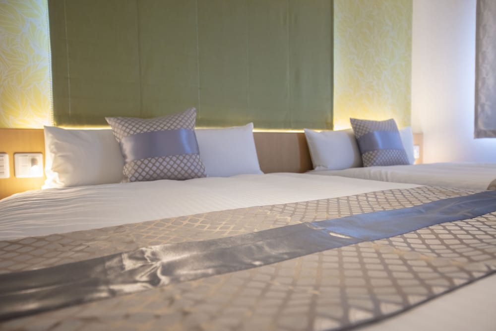 デラックスF 禁煙 客室2 | グランドベース岡山駅前