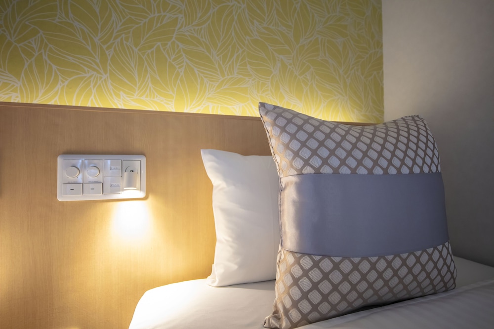 デラックスF 禁煙 客室4 | グランドベース岡山駅前