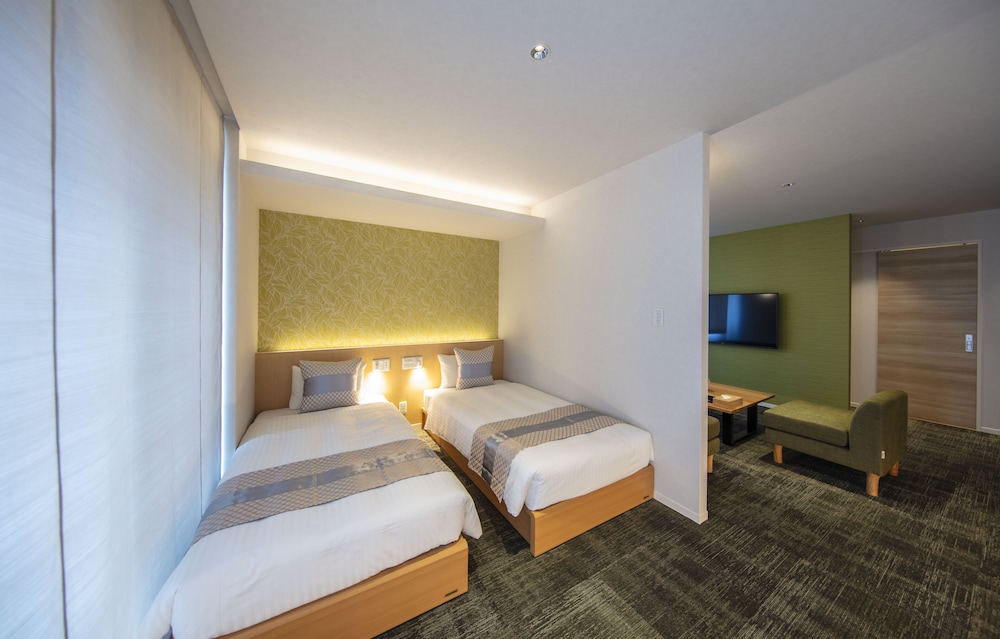 デラックスF 禁煙 客室3 | グランドベース岡山駅前