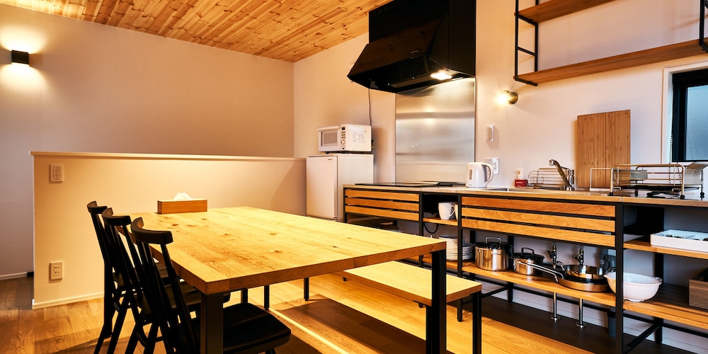 Rakuten STAY HOUSE x WILL STYLE 宮崎青島 【102】 客室内のダイニングエリア1 | Rakuten STAY HOUSE x WILL STYLE 宮崎青島