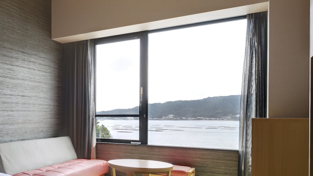 スーペリアツインルーム 禁煙【海側】セパレートバス 部屋からの景観0 | グランヴィリオホテル宮島 和蔵