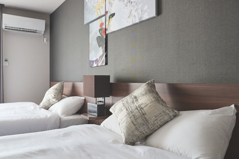 セミダブルベッド, クイーンベッド, ソファベッド Type F 禁煙 客室6 | ReLA Higashimatsudo